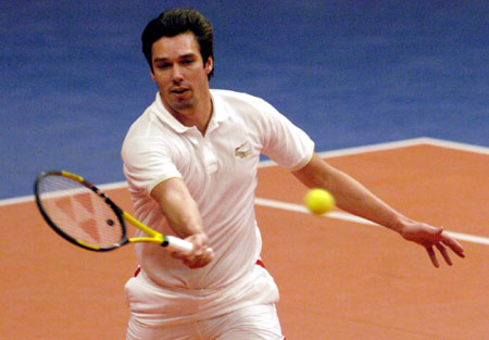 卡恩相比 卡恩相比