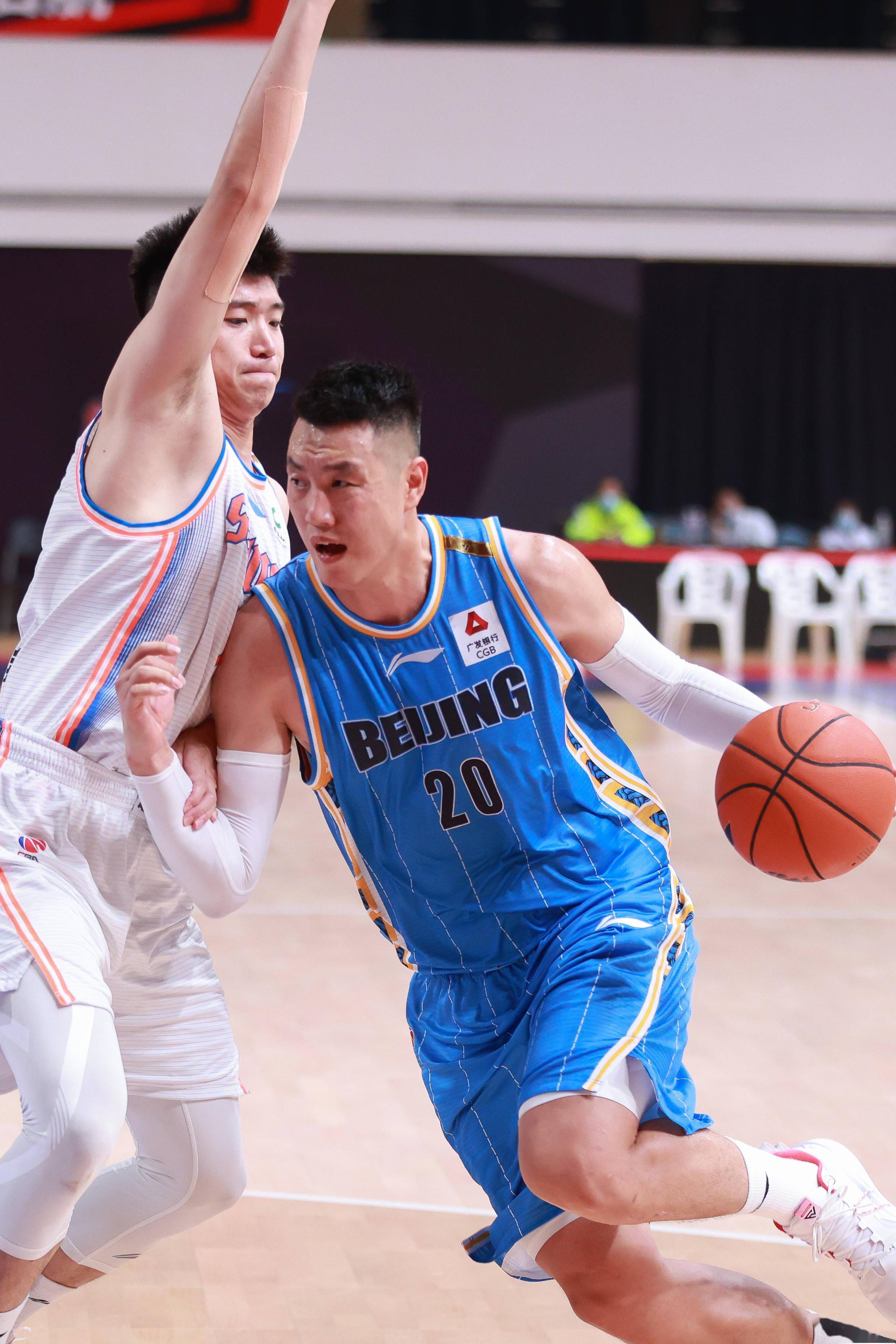 防守端的稳 防守端的稳